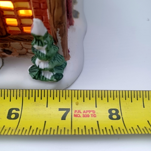 VINTAGE The Cozy Tea Lighted House Santa's Workbench 2002 - Picture 3 of 10